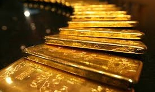 Giá vàng hôm nay 24.4: Vàng miếng trong nước và thế giới cùng rớt giá