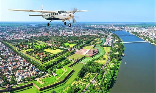 Du khách có cơ hội ngắm cảnh ở miền Trung bằng thủy phi cơ như thế này