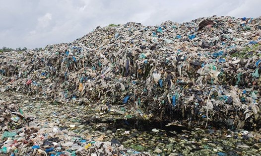 Bãi rác tại Nhà máy xử lý rác Thành phố Cà Mau được được cho là phát hiện trên 300 thai nhi trong vòng 7 năm