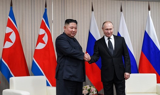 Tổng thống Nga Vladimir Putin và Chủ tịch Triều Tiên Kim Jong-un. Ảnh: Tass. 