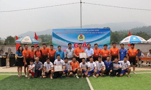 Các hoạt động thể thao của CĐ các KCN tỉnh Hoà Bình giúp động viên, đẩy mạnh phong trào thể thao trong CNLĐ.
