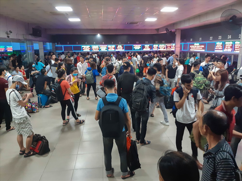 Do dịp nghỉ lễ 30.4 và 1.5 kéo dài 5 ngày nên dự báo nhu cầu đi lại sẽ tăng, có thể tăng đột biến đến 300%. Ảnh: PV