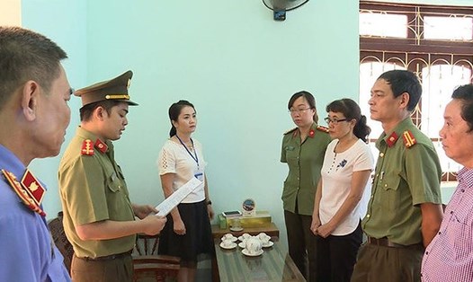 Nhiều cán bộ ngành giáo dục Sơn La bị khởi tố bị can, bắt tạm giam vì liên quan đến sai phạm tại kỳ thi trung học phổ thông Quốc gia tại tỉnh Sơn La. Ảnh: Bộ Công an.   
