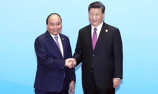 Thủ tướng Nguyễn Xuân Phúc và Chủ tịch Tập Cận Bình trước khi dự Hội nghị. Ảnh: VGP