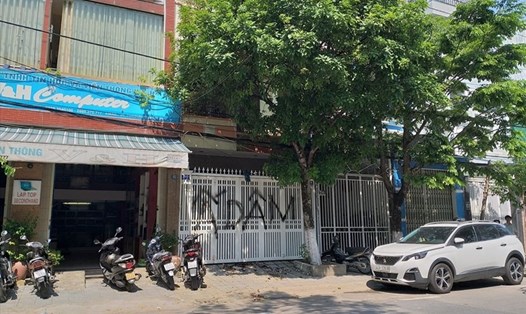 Nhà ông Nguyễn Hữu Linh bị bôi bẩn.