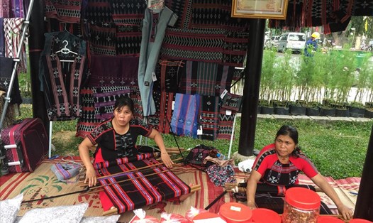 Các nghệ nhân đến từ Hòa Bình, Hà Giang, Ninh Thuận, A Lưới (Huế)... Gây được nhiều sự chú ý cho khách du lịch trong và ngoài nước.