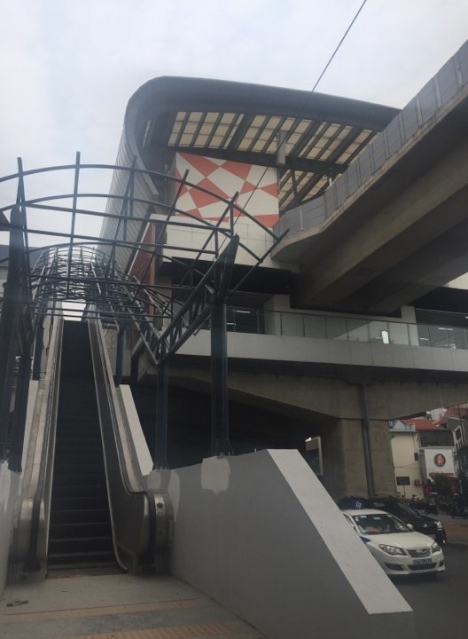 Nhiều hạng mục của tuyến đường sắt Cát Linh - Hà Đông vẫn chưa hoàn thành. Ảnh: ĐT