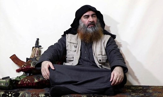 Hình ảnh mới nhất của thủ lĩnh IS Abu Bakr al-Baghdadi. Ảnh: AP. 