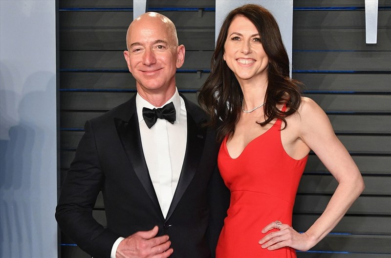 CEO Amazon Bezos và vợ ký ly hôn phân chia tài sản lớn nhất lịch sử