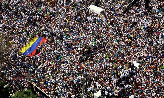Người biểu tình ở Caracas, Venezuela, ngày 6.4.2019. Ảnh: Reuters