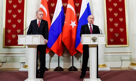 Tổng thống Nga và Tổng thống Thổ Nhĩ Kỳ trong một cuộc họp báo. Ảnh: Tass. 