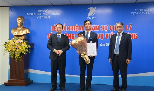 Ông Nguyễn Nam Long (ở giữa) được bổ nhiệm làm Tổng Giám đốc Vinaphone.