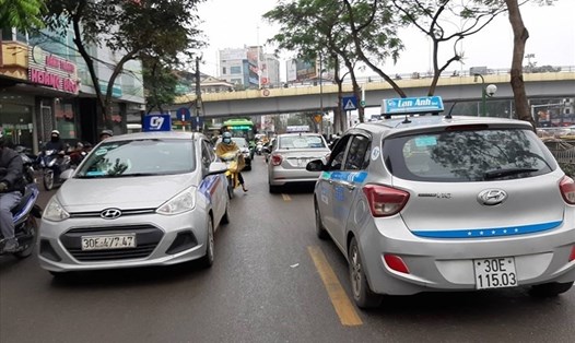 Bắt taxi công nghệ phải gắn mào- một thứ tư duy mang tính cản trở cho Make in Vietnam.