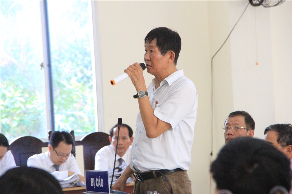 Bị cáo Cao Minh Huệ trả lời phần xét hỏi của thẩm phán.