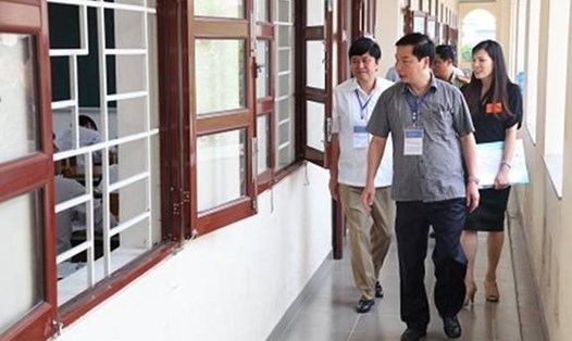 Lãnh đạo tỉnh Ninh Bình đi kiểm tra công tác tổ chức thi THPT quốc gia 2018.