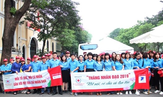 Cán bộ, đoàn viên Công đoàn Xây dựng Việt Nam đã tham dự Lễ phát động “Tháng nhân đạo năm 2019” do Trung ương Hội chữ Thập đỏ tổ chức.