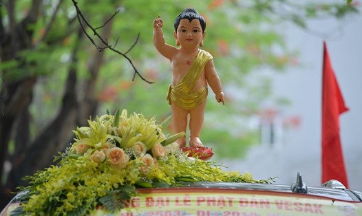 Lễ rước xe hoa và tắm Phật được Giáo hội Phật giáo tỉnh Hà Nam tổ chức chiều ngày 11.5.2019.