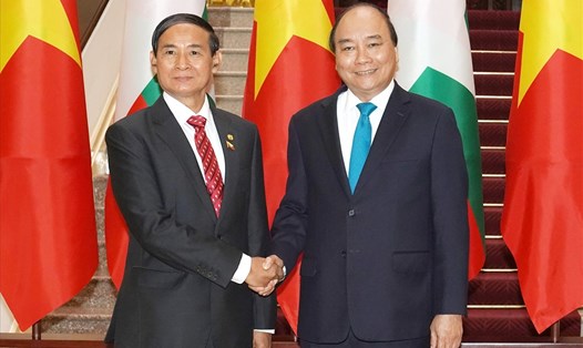 Thủ tướng Nguyễn Xuân Phúc và Tổng thống Myanmar Win Myint. Ảnh: VGP.
