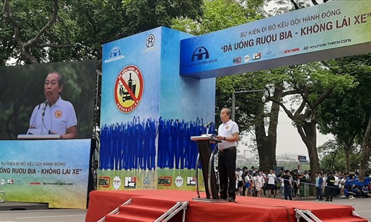 Phó Thủ tướng Thường trực Trương Hoà Bình kêu gọi người dân “Đã uống rượu bia-Không lái xe”.