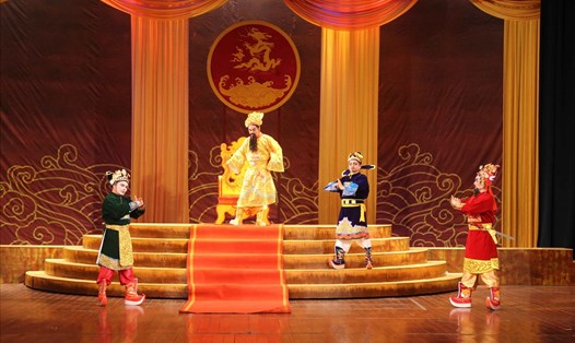 Vở diễn dự thi đầu tiên “Triết Vương Trịnh Tùng” – Nhà hát nghệ thuật truyền thống Thanh Hóa.