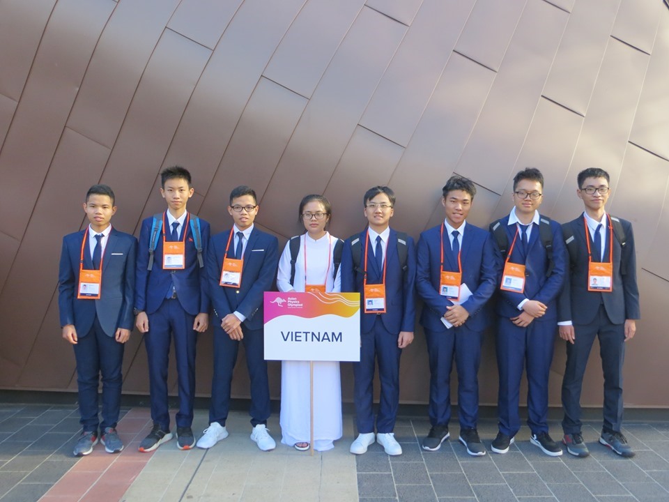 Các học sinh Việt Nam tham dự kỳ thi Olympic Vật lý châu Á năm nay. Ảnh:  Cục Quản lý chất lượng Bộ GD ĐT