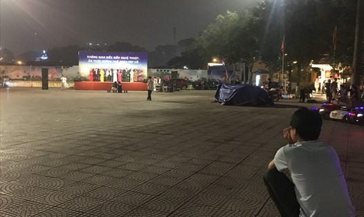 Buổi biểu diễn kỷ niệm 1 năm phố đi bộ Trịnh Công Sơn đi vào hoạt động (11.5)  rất vắng khán giả.