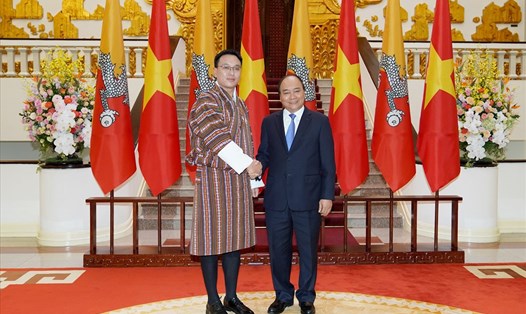 Thủ tướng Nguyễn Xuân Phúc tiếp Chủ tịch Thượng viện Bhutan  Tashi Dorji. Ảnh: VGP. 