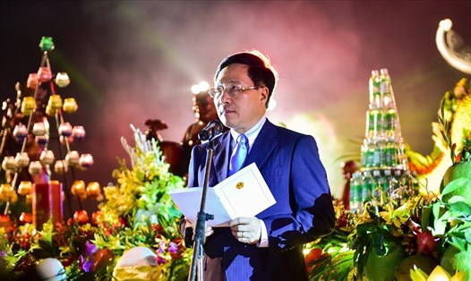 Phó Thủ tướng, Bộ trưởng Bộ Ngoại giao Phạm Bình Minh dự sự kiện.
