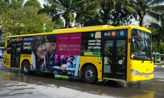 Hiện nay tỉ lệ quảng cáo trên xe buýt ở TPHCM vẫn còn khá thấp.  Ảnh: M.Q