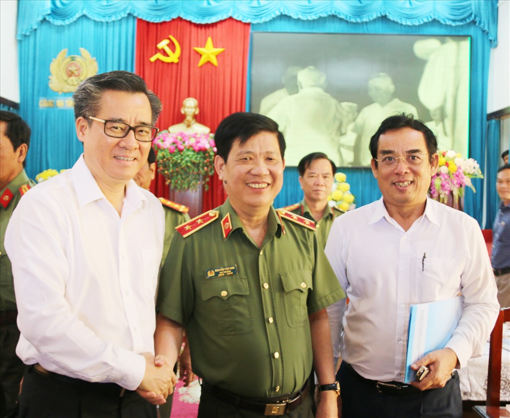 Thứ Trưởng Bộ Công an Nguyễn Văn Sơn kiểm tra bố trí công an chính quy về xã tại Bạc Liêu