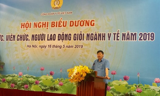 Phó Chủ tịch Tổng LĐLĐVN Phan Văn Anh phát biểu.