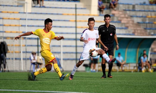 Trận đấu giữa Trẻ Hà Nội và Nam Định. Ảnh: VFF
