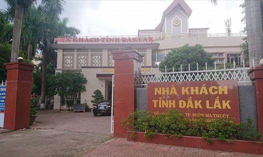 TAND tỉnh Đắk Lắk tuyên Nhà khách Tỉnh ủy thua kiện vì ra quyết định nghỉ việc đối với người lao động trái pháp luật.