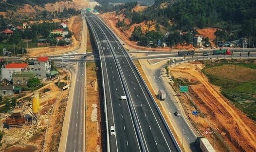 Đường cao tốc Bắc - Nam có vai trò bảo đảm cho nền tảng phát triển của đất nước, nâng cao năng lực cạnh tranh của nền kinh tế (ảnh minh họa).