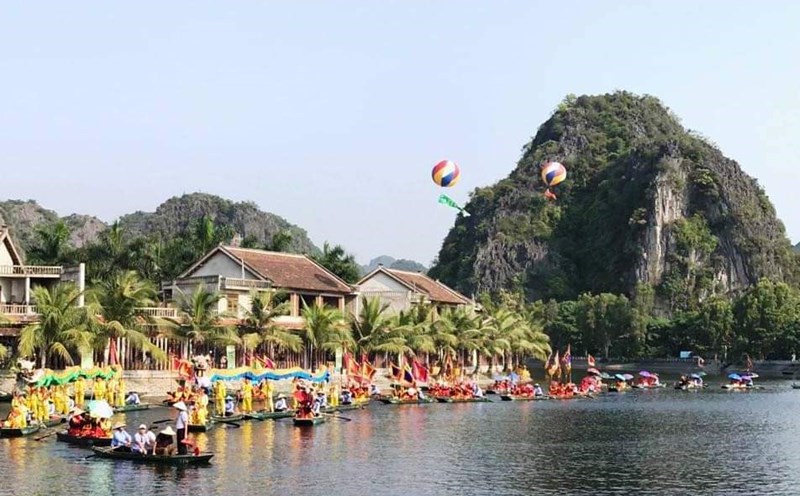 Tuần du lịch Ninh Bình được khai mạc vào sáng ngày 18.5 tại Bến thuyền Tam Cốc. Ảnh: NT