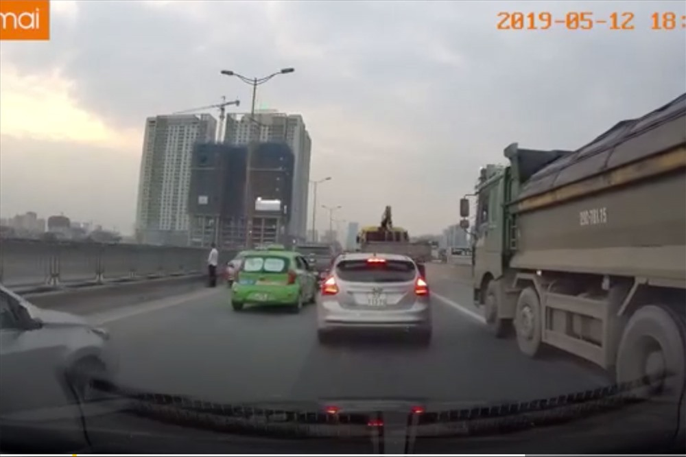 Ảnh chụp từ clip vụ việc.