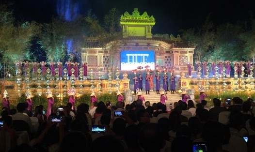 Kỳ Festival Nghề truyền thống Huế 2019 khép lại với những con số ấn tượng về lượng khách du lịch đến Huế.