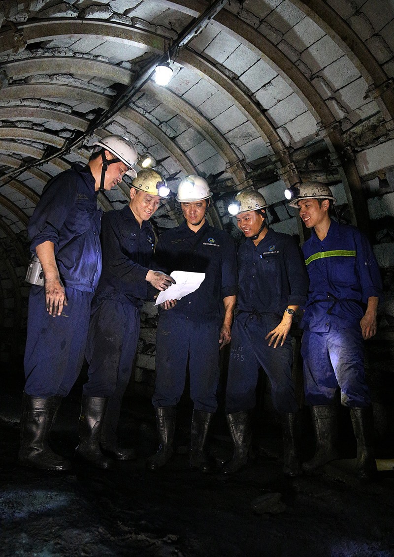 Công nhân mỏ chủ động sản xuất với nhịp độ cao. Ảnh: P.V