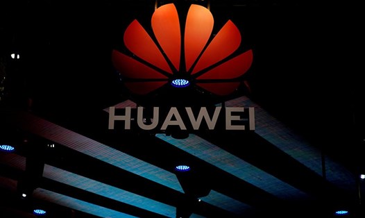 Bộ Thương mại Mỹ tạm thời lùi trừng phạt Huawei trong vòng 90 ngày. Ảnh: Reuters.