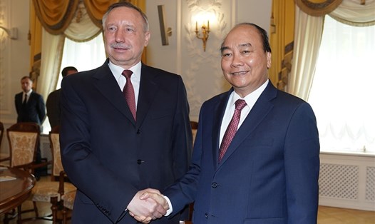 Thủ tướng Nguyễn Xuân Phúc và Quyền Thống đốc Saint Petersburg Beglov A.D. Ảnh: VGP.
