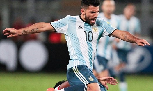 Sergio Aguero sẽ trở lại khoác áo ĐT Argentina tại Copa America 2019. Ảnh: Reuters.