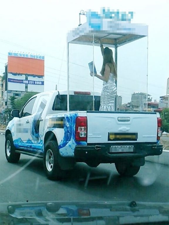 Một trường hợp chở người trên xe bán tải đã bị xử phạt.