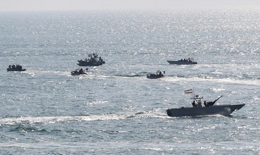 Tàu tuần tra của Vệ binh Cách mạng Iran ở vùng Vịnh. Ảnh: Tasnim