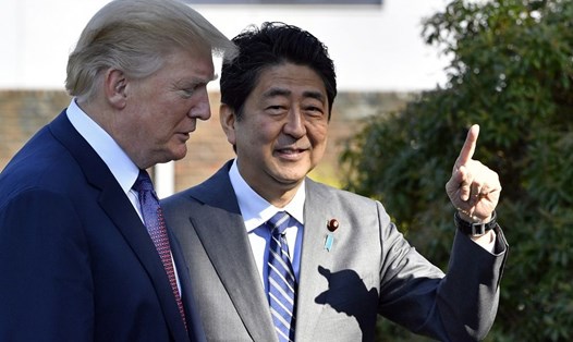 Tổng thống Donald Trump và Thủ tướng Shinzo Abe. Ảnh: Bloomberg