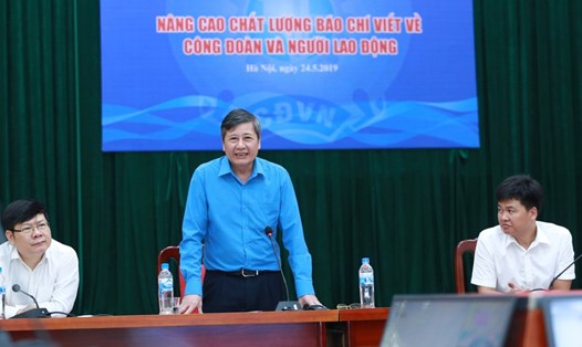 Phó Chủ tịch Thường trực Tổng LĐLĐVN Trần Thanh Hải phát biểu tại hội thảo.