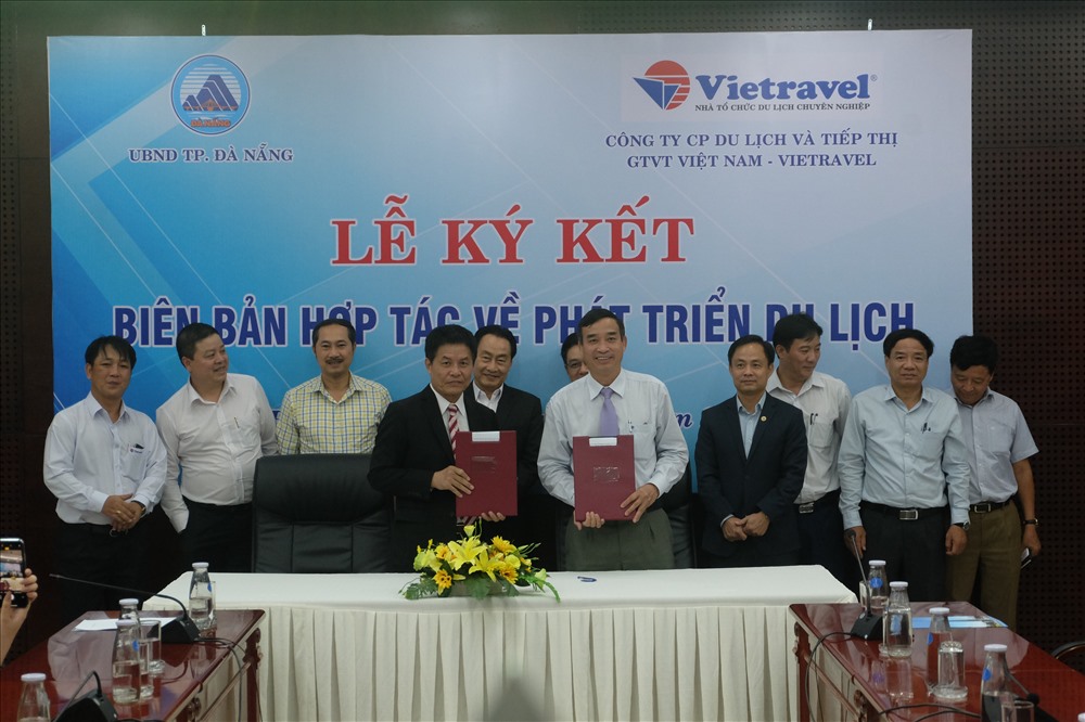 UBND TP Đà Nẵng và Cty Vietravel ký kết hợp tác về phát triển du lịch.