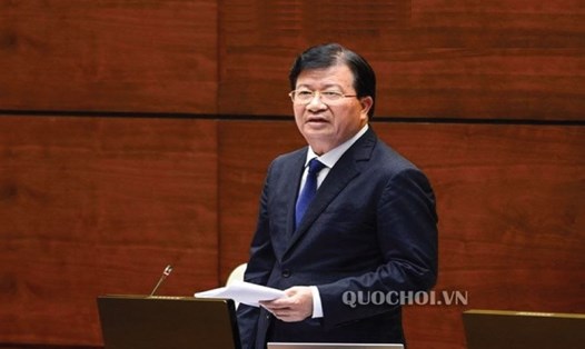 Phó Thủ tướng Chính phủ Trịnh Đình Dũng giải trình tiếp thu ý kiến của các Đại biểu vào chiều 27.5. Ảnh:Quochoi.vn