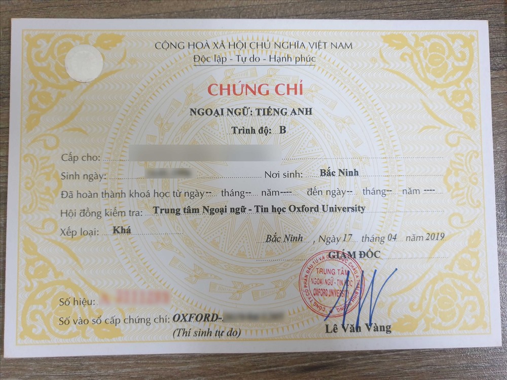 "Chợ" chứng chỉ ngoại ngữ: Trung tâm Oxford University đang mạo danh?