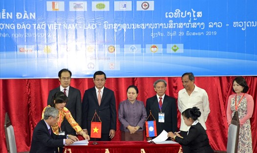 Diễn đàn đã có 15 thỏa thuận hợp tác được ký kết giữa các cơ sở giáo dục đại học của Việt Nam với cơ quan quản lý giáo dục. Ảnh: HN
