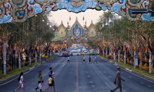 Đường phố Thái Lan trước lễ đăng quang của nhà vua. Ảnh: Reuters. 